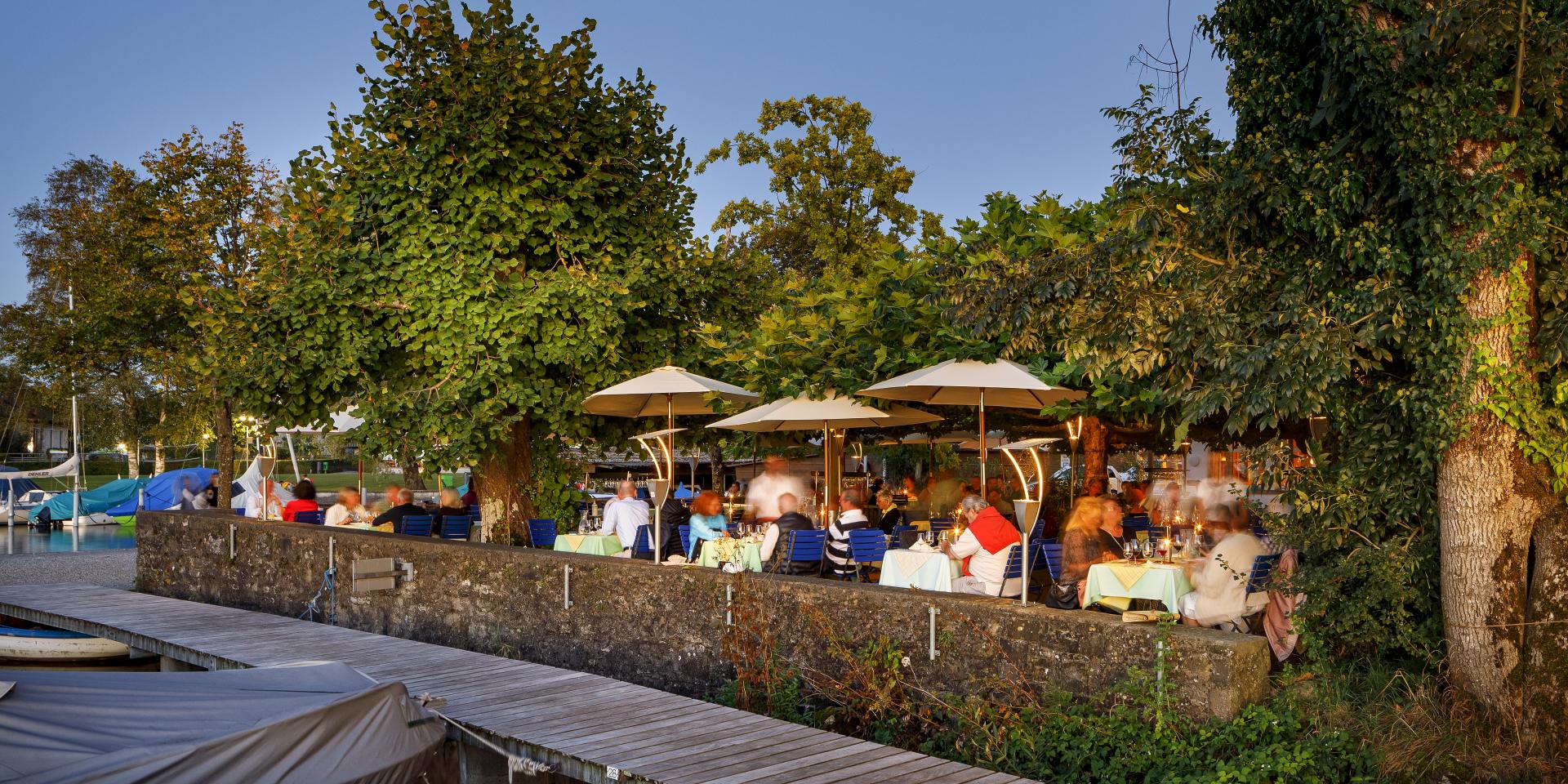 Terrasse am Zürichsee Schiff Pfäffikon